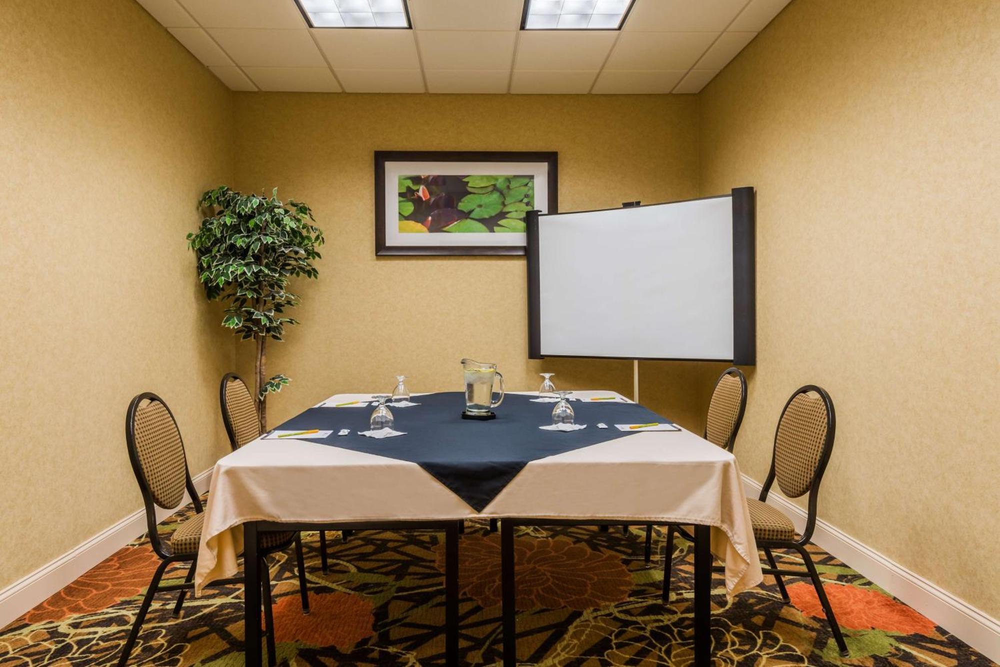 Hilton Garden Inn Buffalo Airport Cheektowaga Ngoại thất bức ảnh